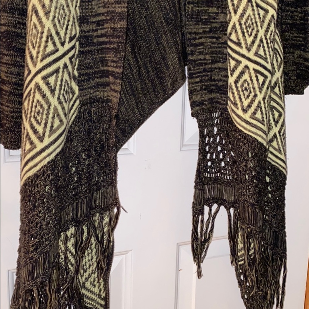 Billabong boho sweater